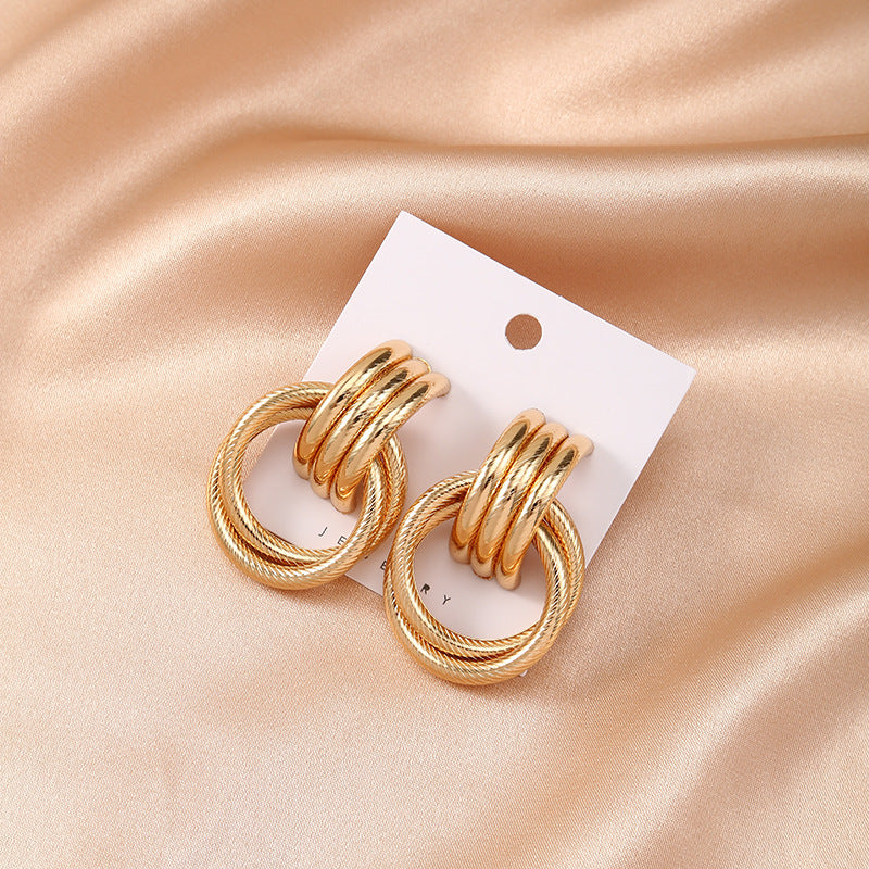 New trendy design earrings with a niche and cool temperament alloy earrings