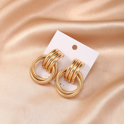 New trendy design earrings with a niche and cool temperament alloy earrings