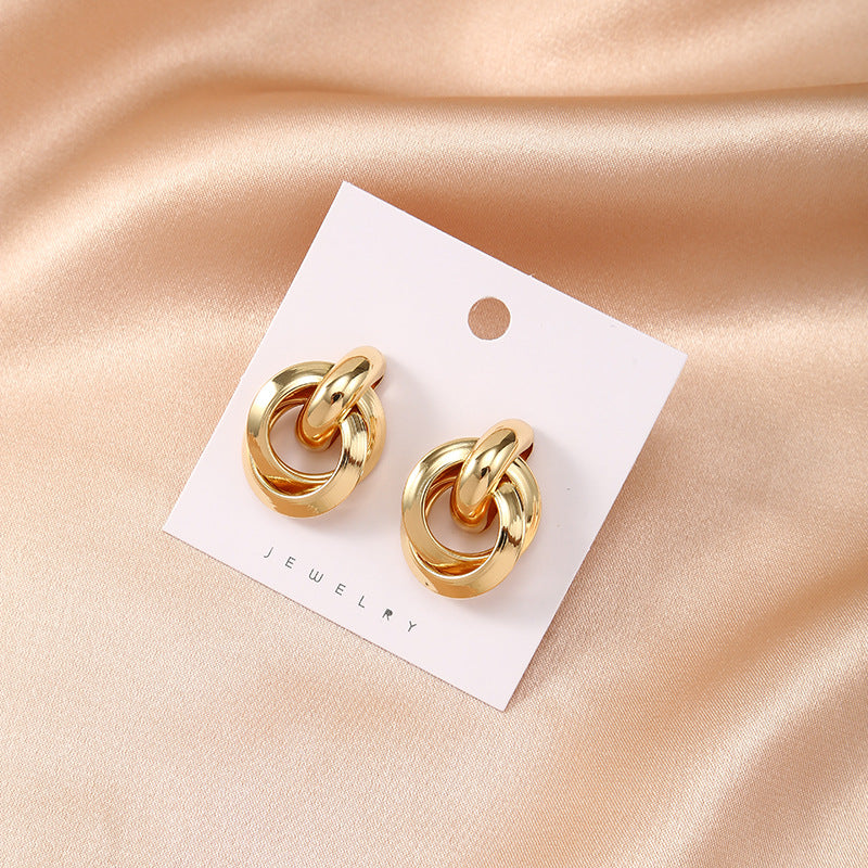 New trendy design earrings with a niche and cool temperament alloy earrings