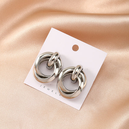 New trendy design earrings with a niche and cool temperament alloy earrings