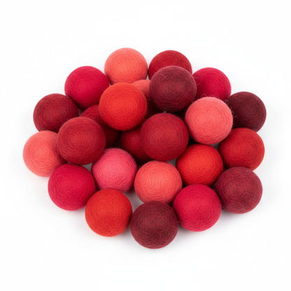 Variant 1 – Red tones felt wool cat ball toy set