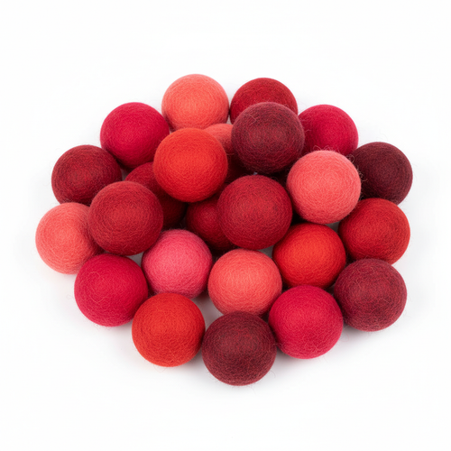 Variant 1 – Red tones felt wool cat ball toy set